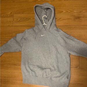 Nike Men's Light Gray Pullover Sweater